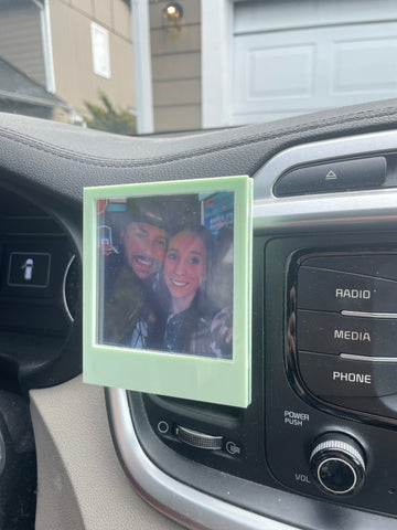 Polaroid photo frame vent clip